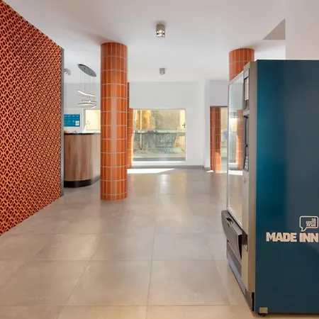 Made ホテル 2*