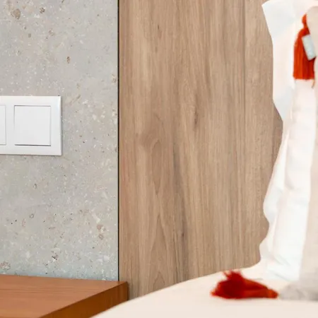 Hotel Made