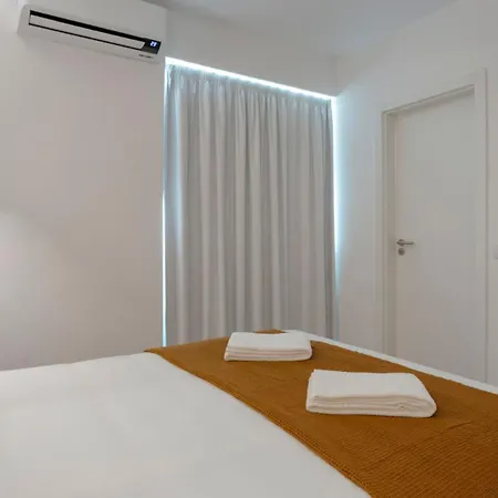 Отель Made Фару